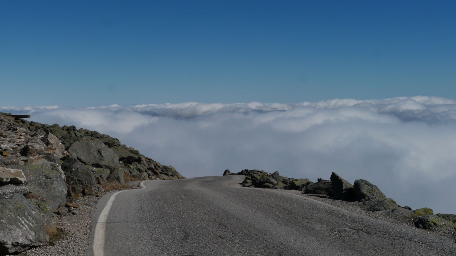 Panasonic Lumix DMC-GH2 sample photo. Mtwashington, mountain, clouds photography