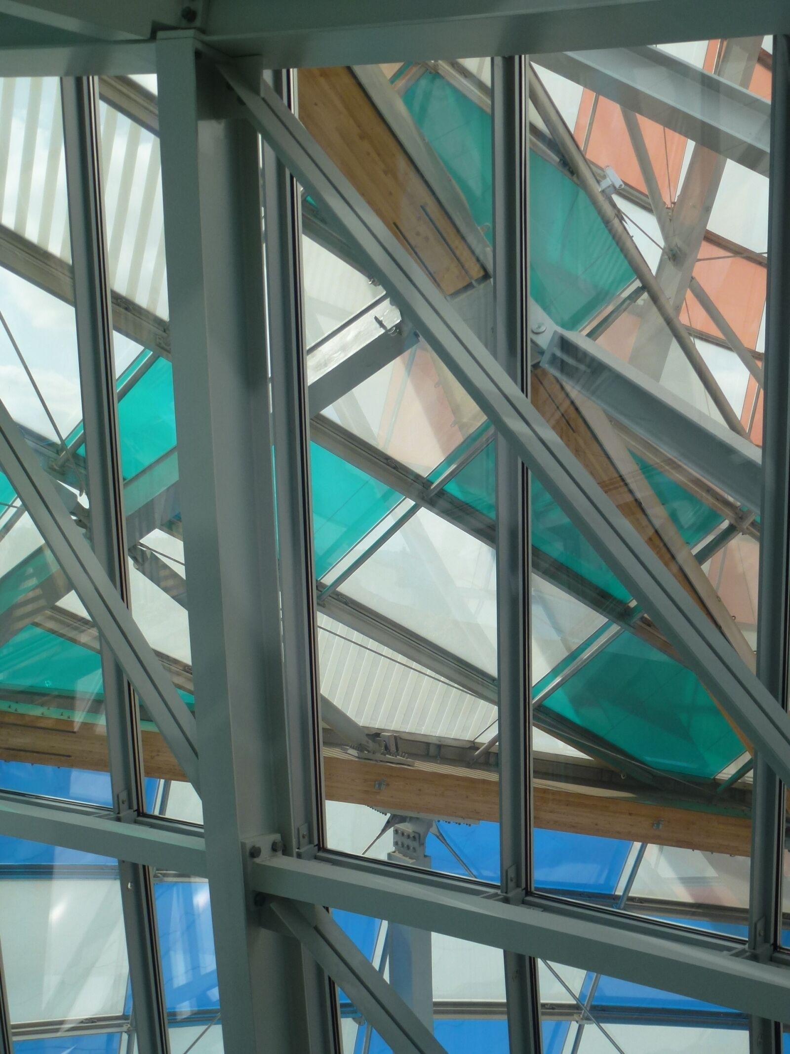 Panasonic Lumix DMC-ZS10 (Lumix DMC-TZ20 / Lumix DMC-TZ22) sample photo. Structure, geometric, architecture photography
