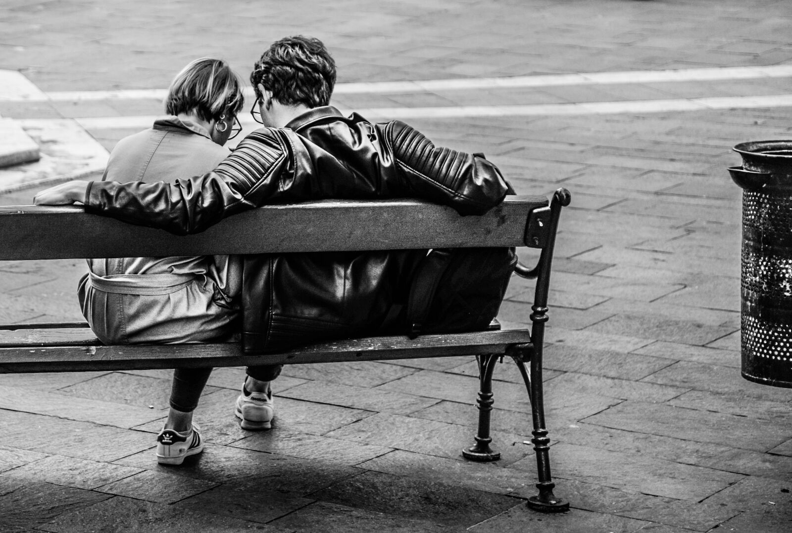 Nikon D610 sample photo. People, bench, sitting photography