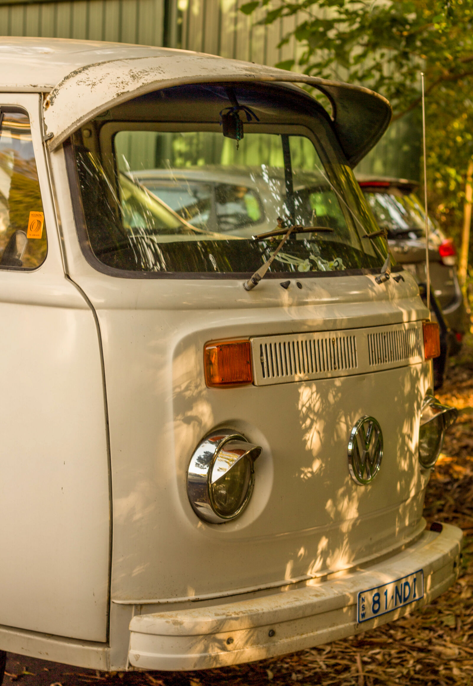 Canon EOS 700D (EOS Rebel T5i / EOS Kiss X7i) + Canon EF 50mm F1.8 II sample photo. Car, van, vintage, vintage photography