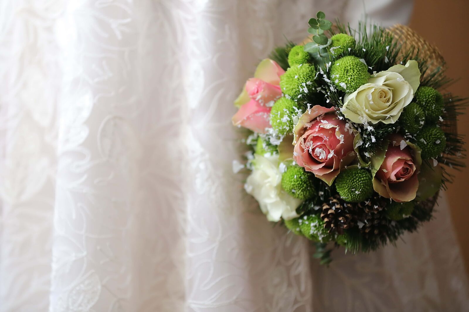 Canon EF 70-200mm F2.8L IS II USM sample photo. Elegance, pastel, bouquet, wedding photography