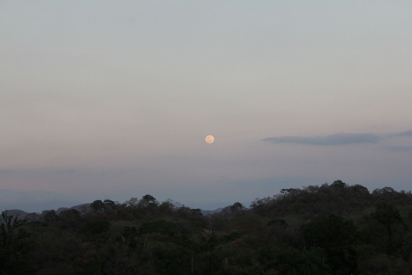 Canon EOS 60D + Canon EF-S 18-55mm F3.5-5.6 IS sample photo. Dawn, full, moon photography