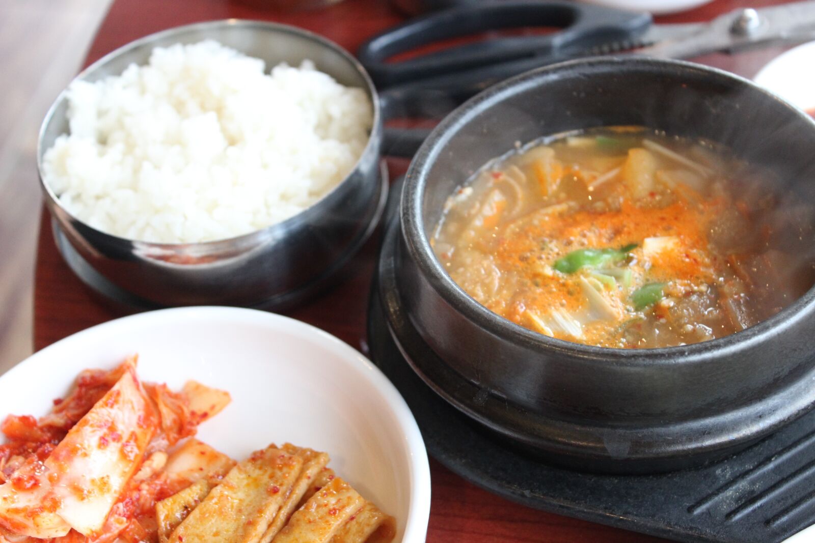 Canon EOS 600D (Rebel EOS T3i / EOS Kiss X5) sample photo. Miso soup, korean food photography