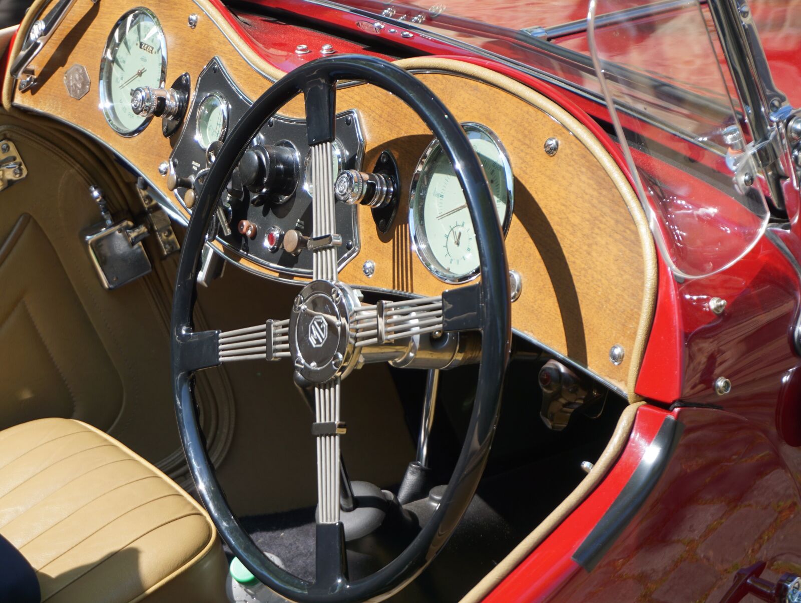 Sony a6000 sample photo. Oldtimer, steering wheel, auto photography
