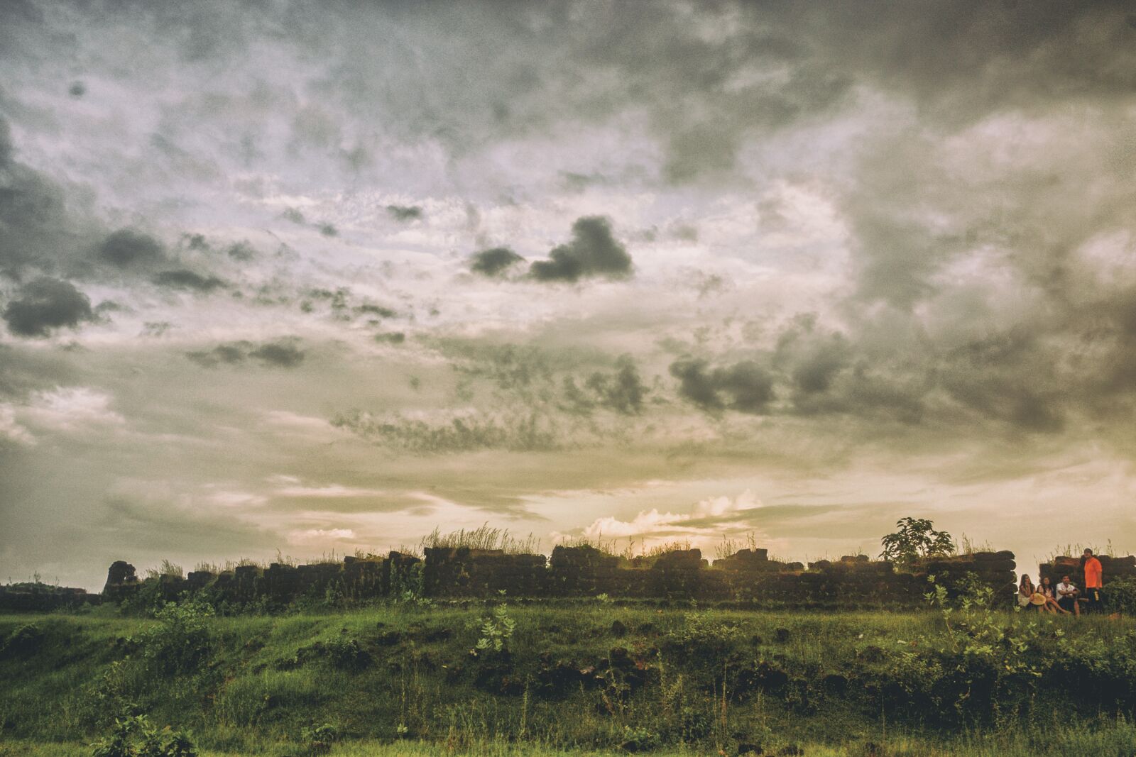 Nikon D5200 sample photo. Cloudy, cloudy, skies, cloudy photography