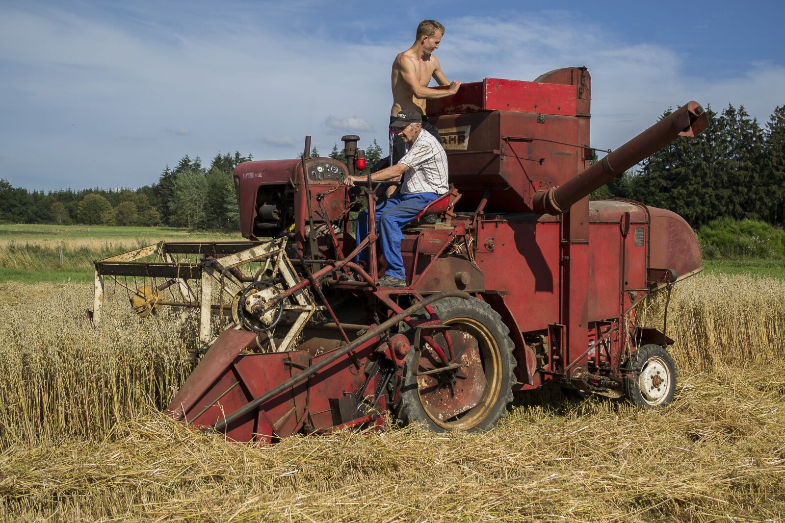 Nikon D3100 sample photo. Harvest, old, harvester photography