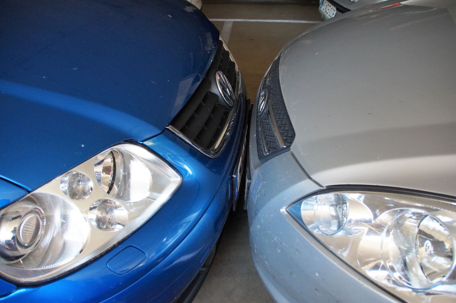 Sony SLT-A58 sample photo. Cars, bodywork, parked photography