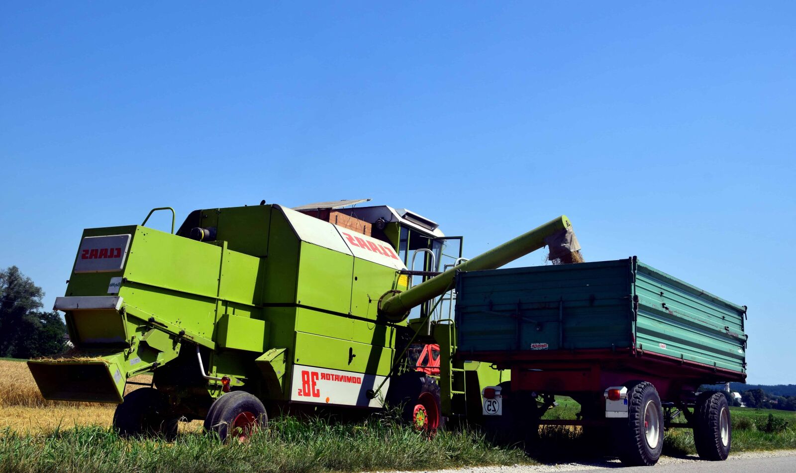 Nikon D3300 sample photo. Vehicle, tractor, agriculture, trailer photography