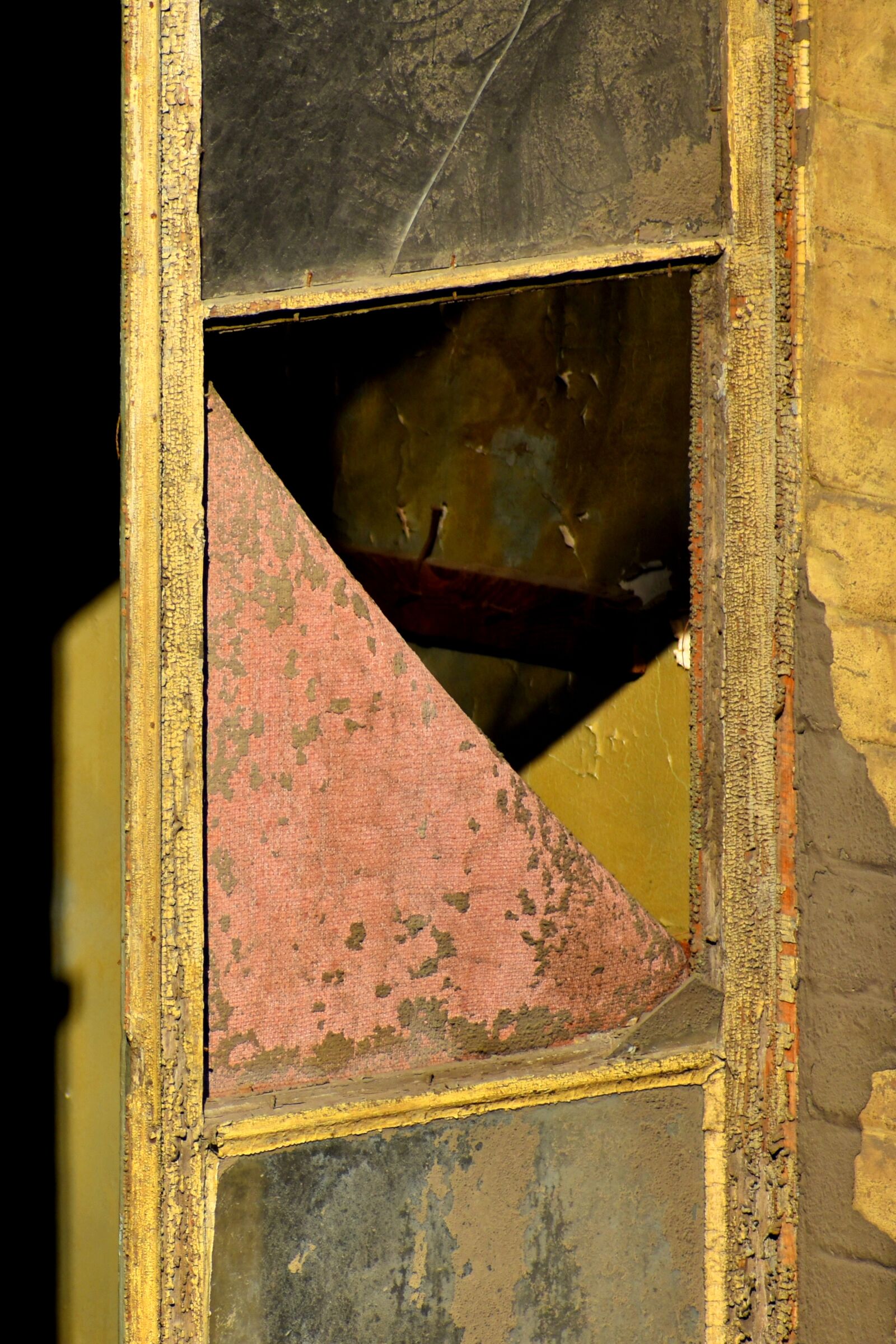 Nikon D3500 sample photo. Window, broken, glass photography