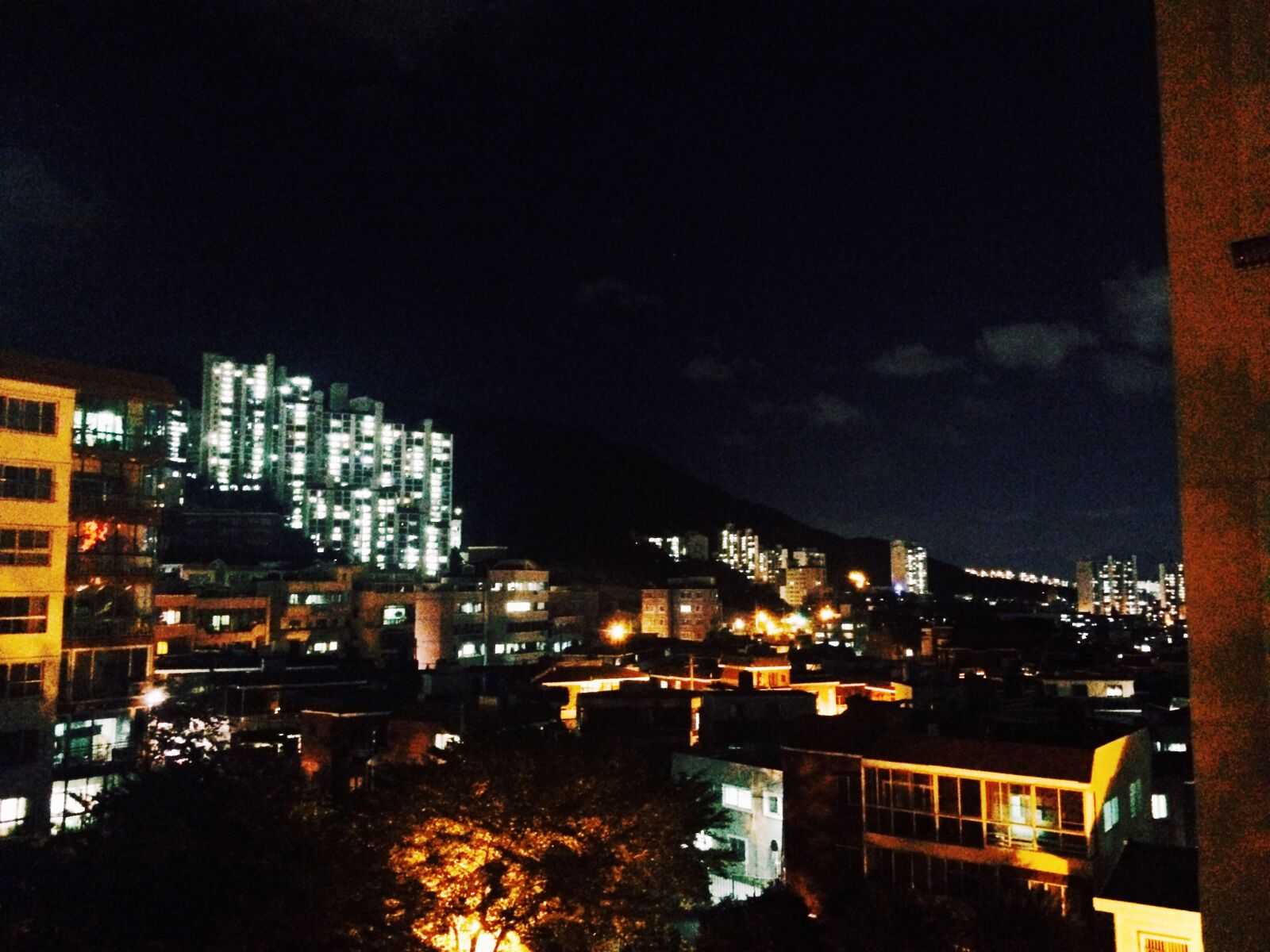 Apple iPhone 5s sample photo. Bright, moody, night, pusan photography