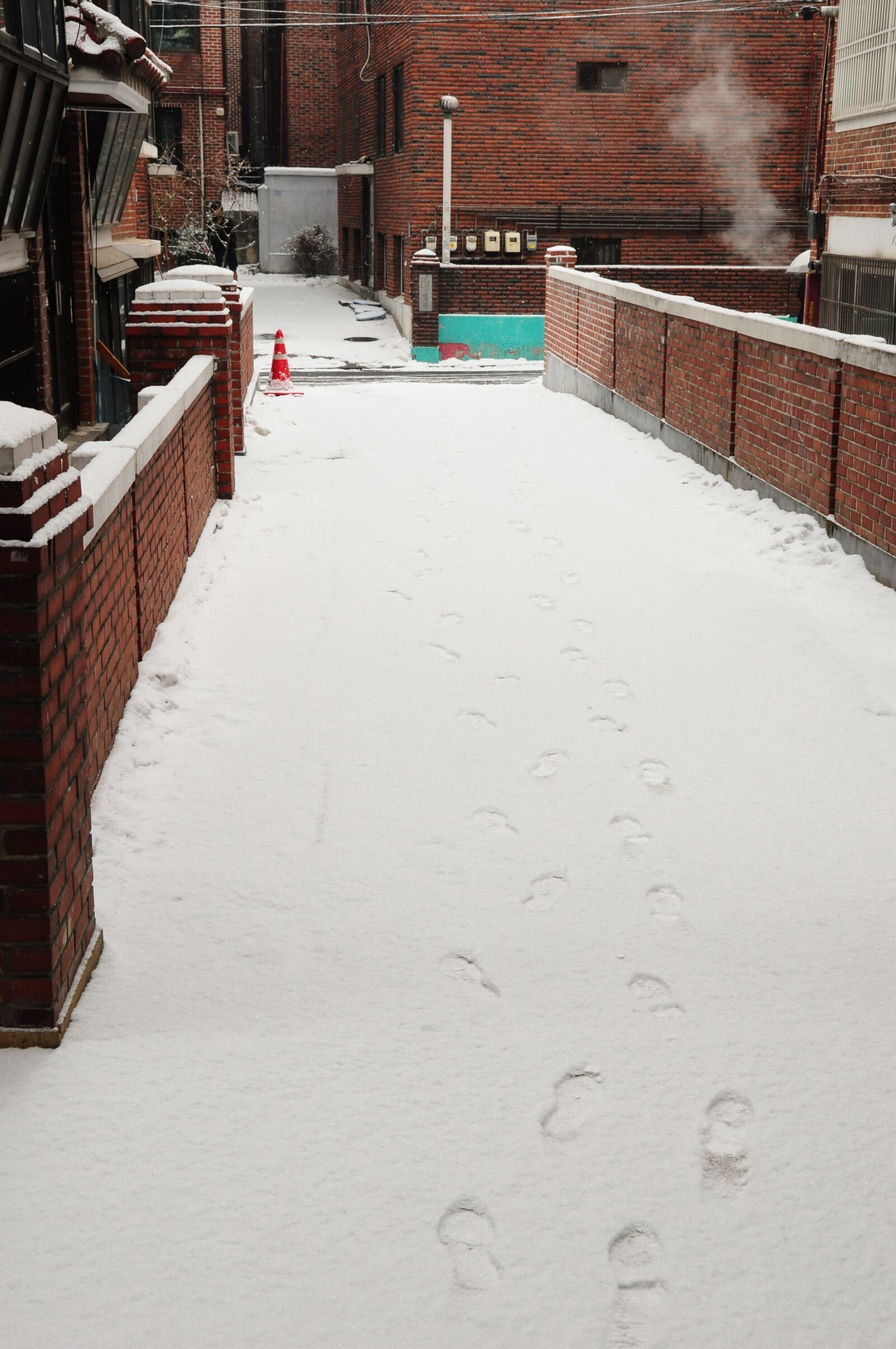 Nikon D90 sample photo. Snow, footprint, gil photography