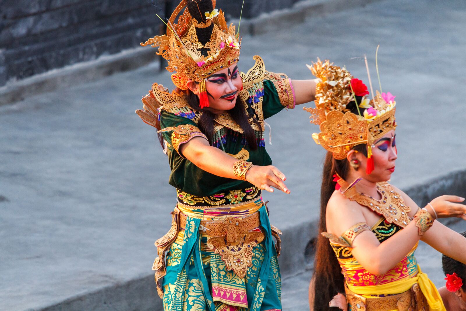 Canon EF 70-200mm F4L IS USM sample photo. Uluwatu, culture, bali photography