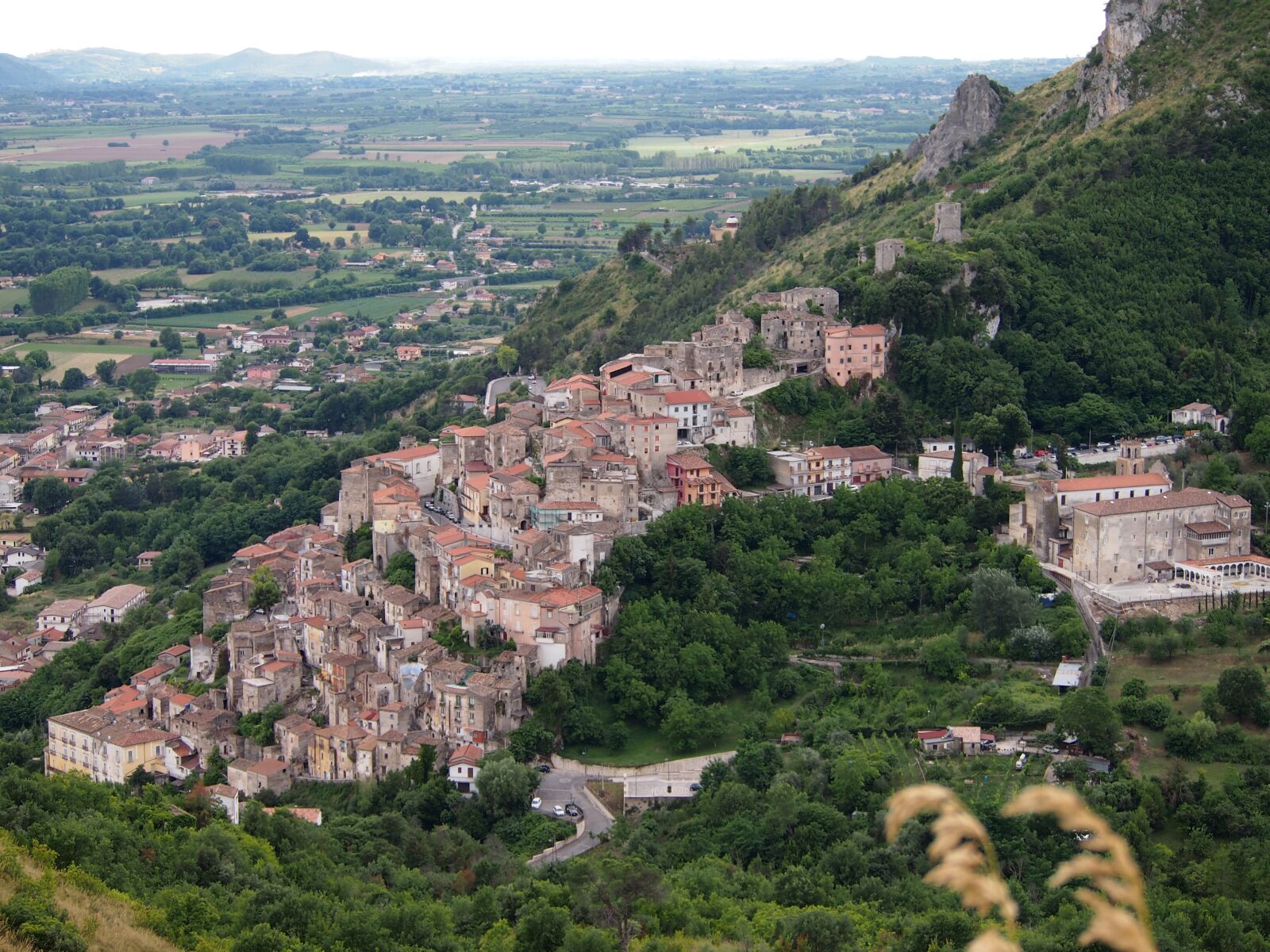 Olympus PEN E-PL3 sample photo. Pietravairano, roofs, houses photography