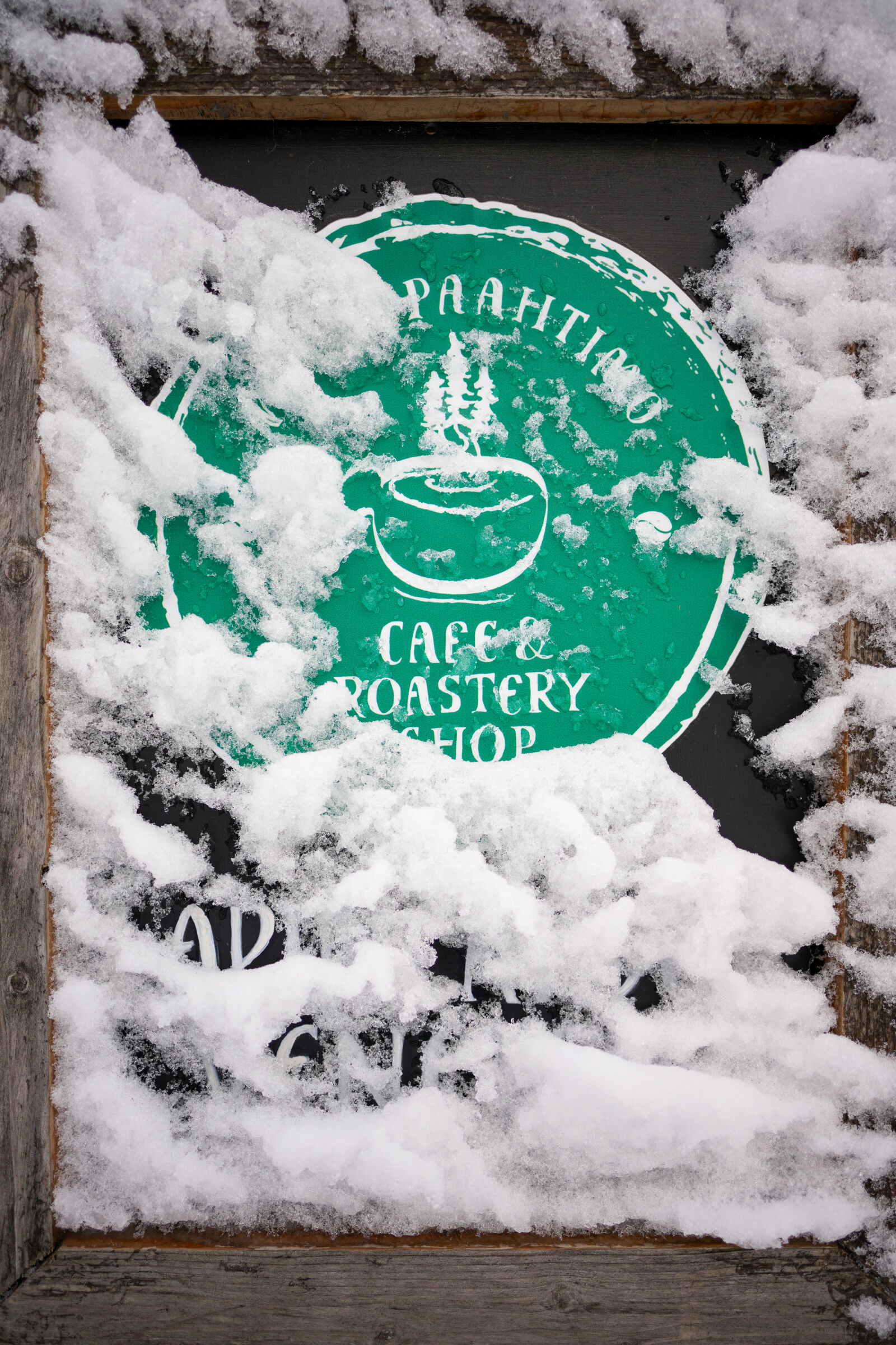 Sony a7R IV + Sigma 20mm F2.0 DG DN | C sample photo. Snow covered sign photography