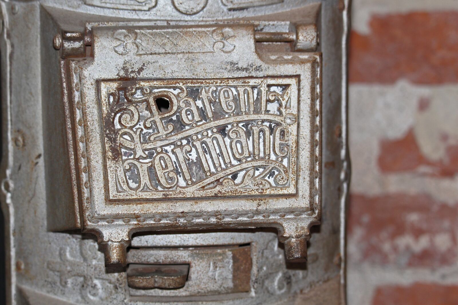 Canon EF-S 55-250mm F4-5.6 IS STM sample photo. Old furnace, door, historically photography