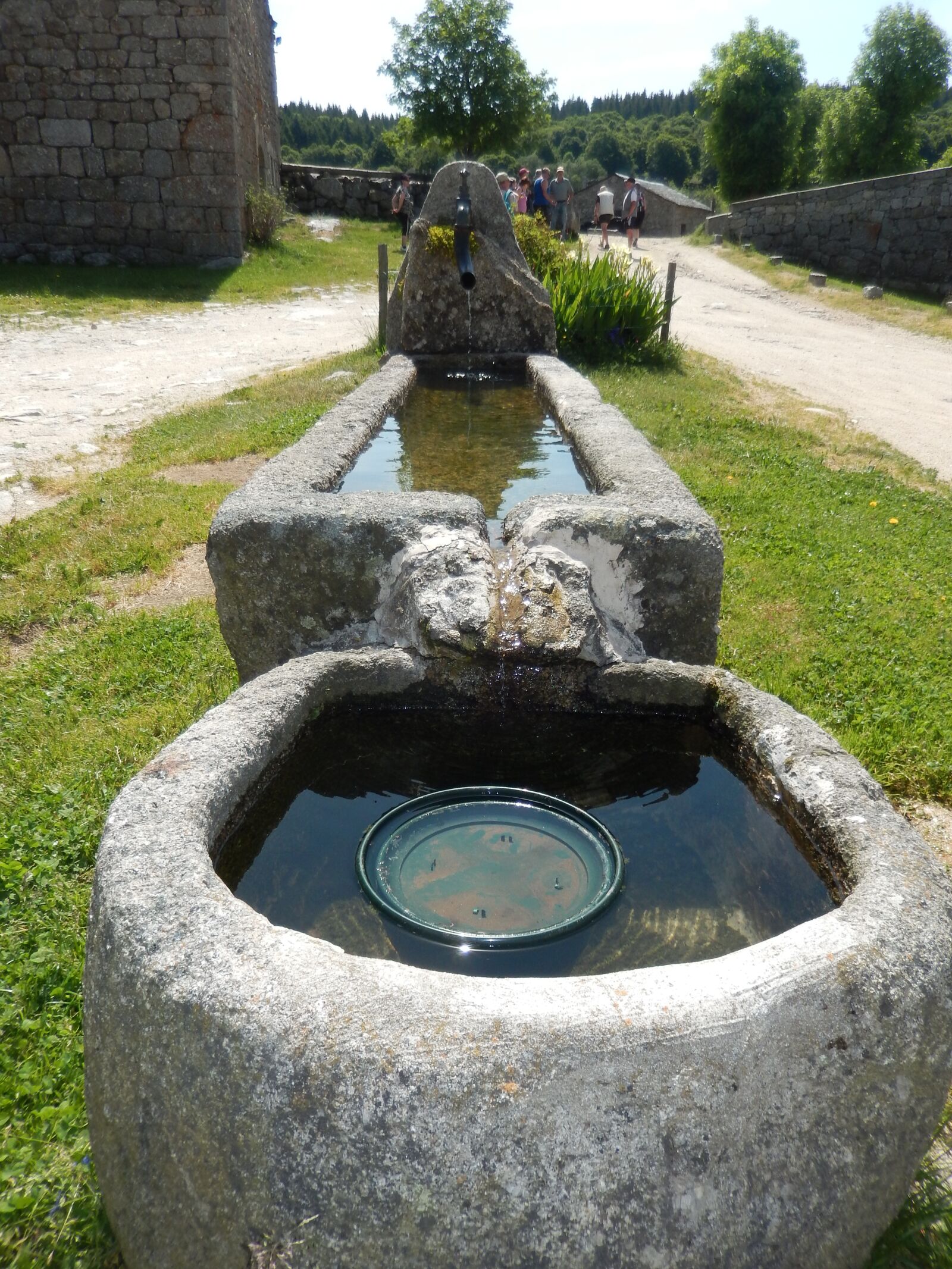 Nikon Coolpix S9500 sample photo. Basin, water, fountain photography