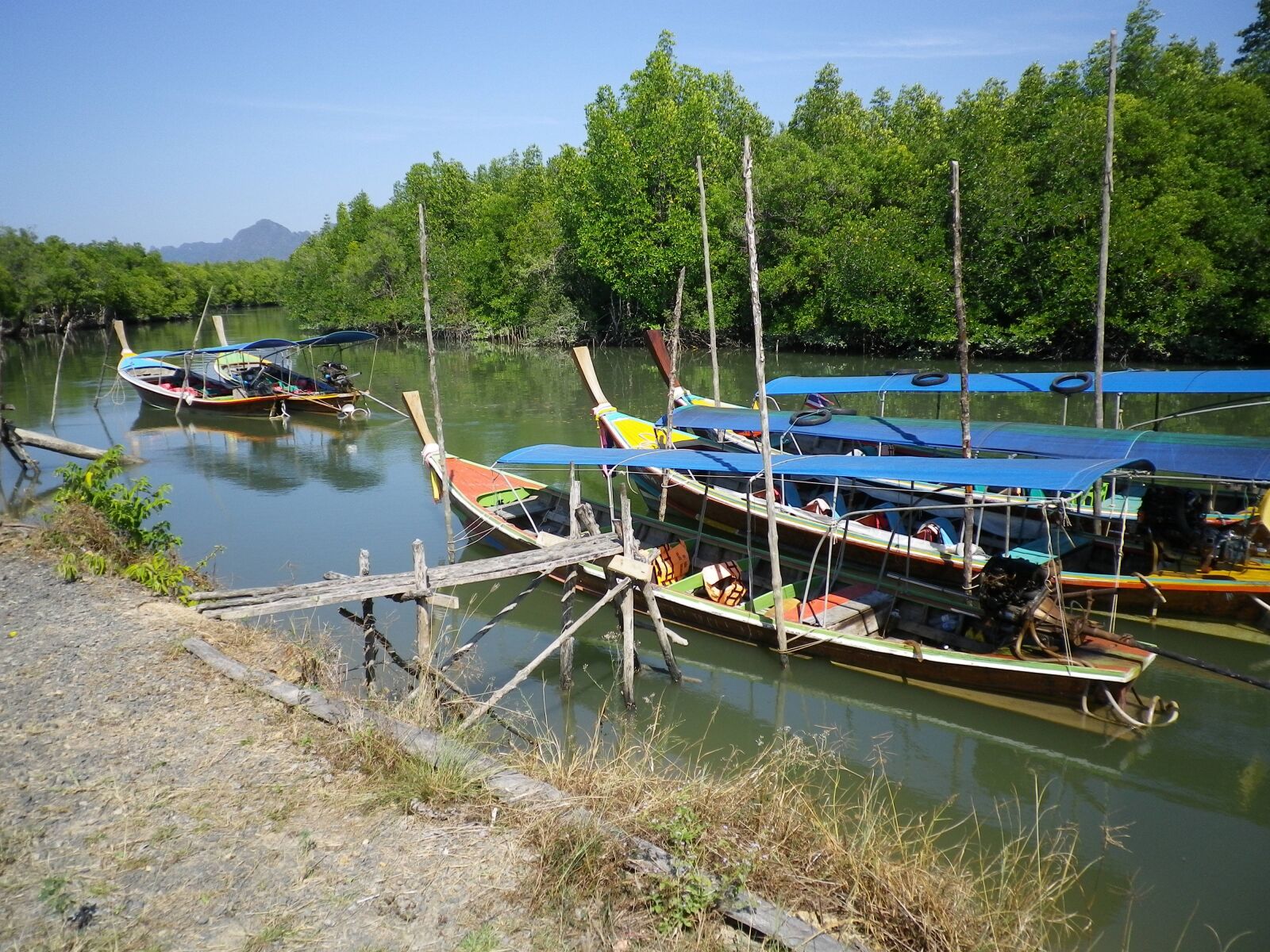 Pentax Optio H90 sample photo. River, boats, fishing boats photography