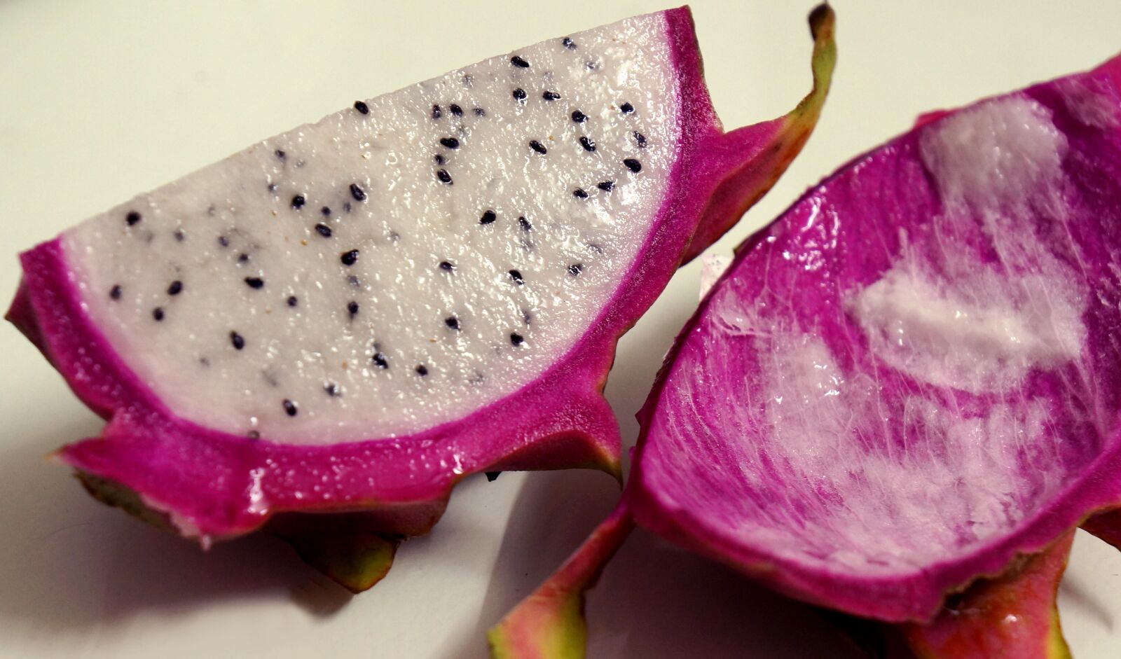 Sony Alpha NEX-F3 + Sony E 18-55mm F3.5-5.6 OSS sample photo. Food, fruits, dragon fruit photography
