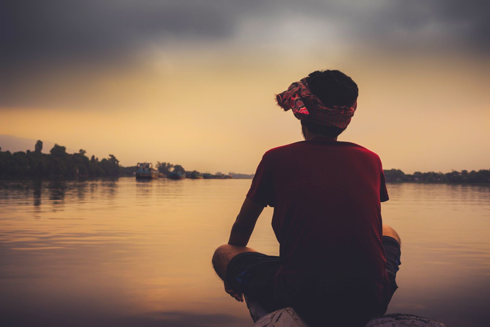Canon EOS 700D (EOS Rebel T5i / EOS Kiss X7i) sample photo. Boy, alone, lonely photography