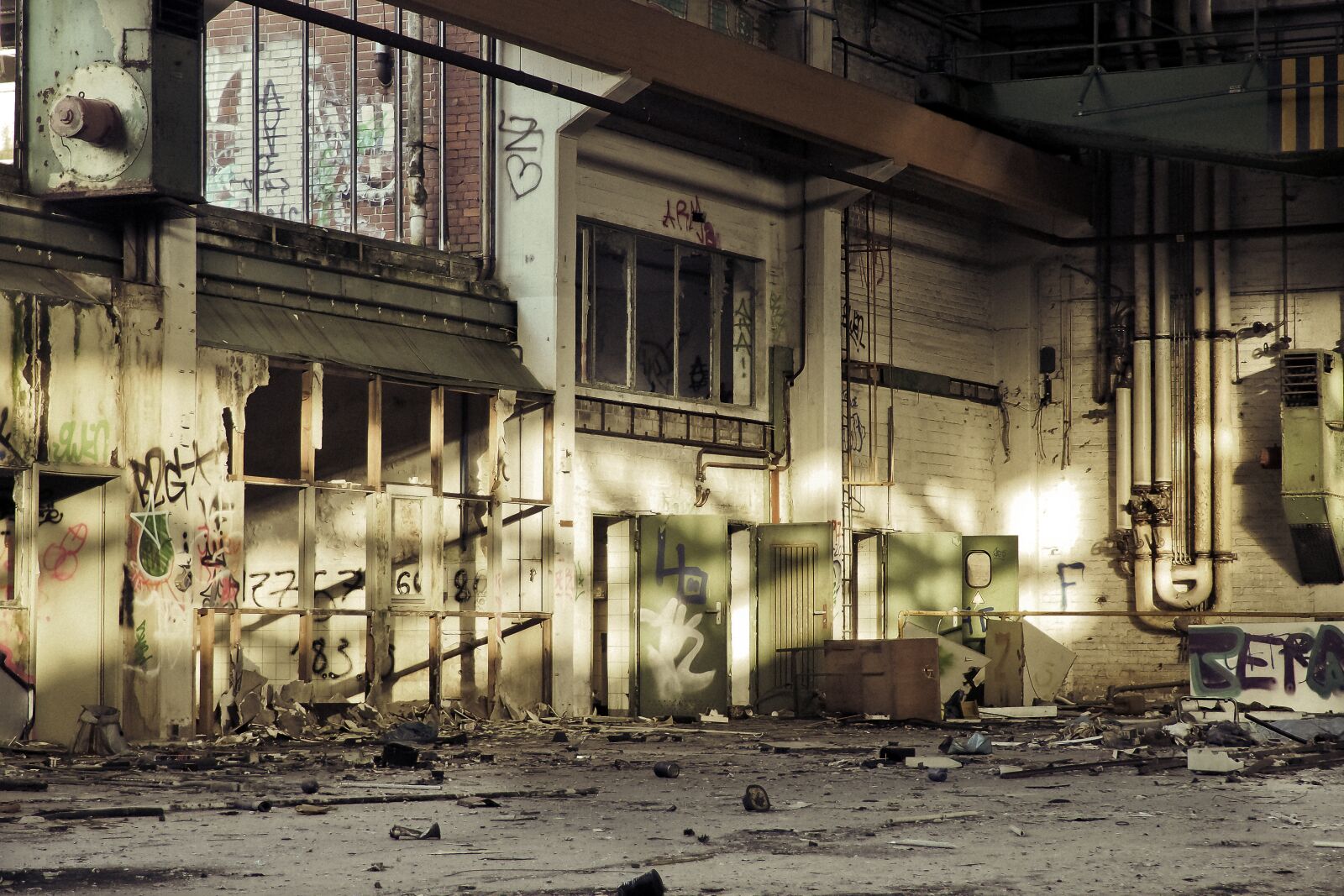 Olympus OM-D E-M10 sample photo. Lost places, factory, old photography