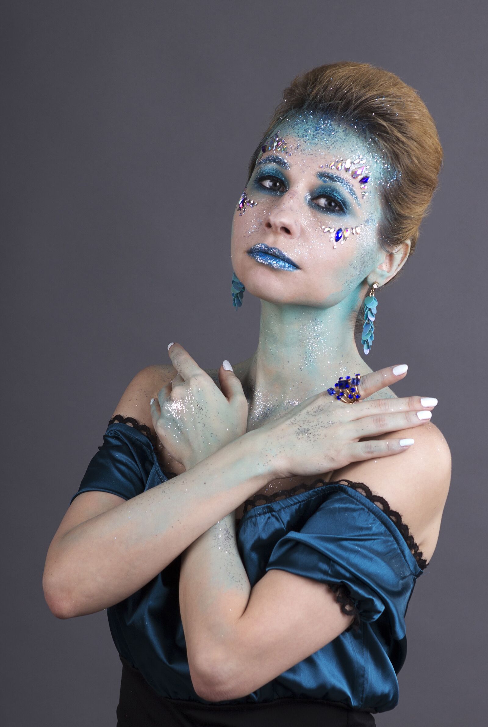 Canon EF75-300mm f/4-5.6 sample photo. Face art, makeup, winter photography