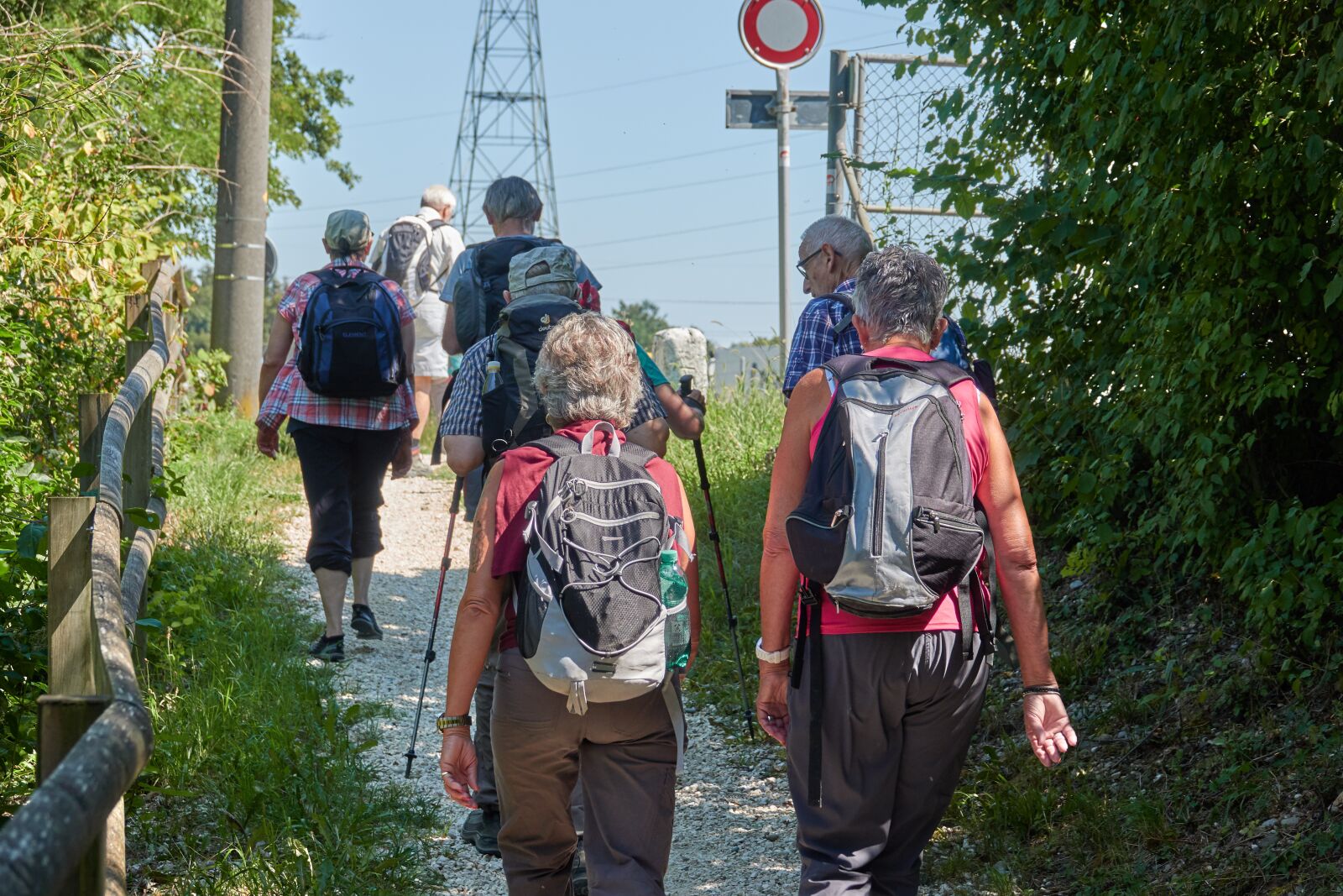 Sony Cyber-shot DSC-RX10 IV sample photo. Wanderer, group, hiking photography