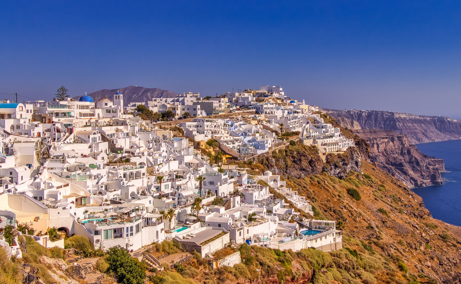 Canon EOS 80D + Canon EF-S 18-135mm F3.5-5.6 IS USM sample photo. Santorini, greece, island photography