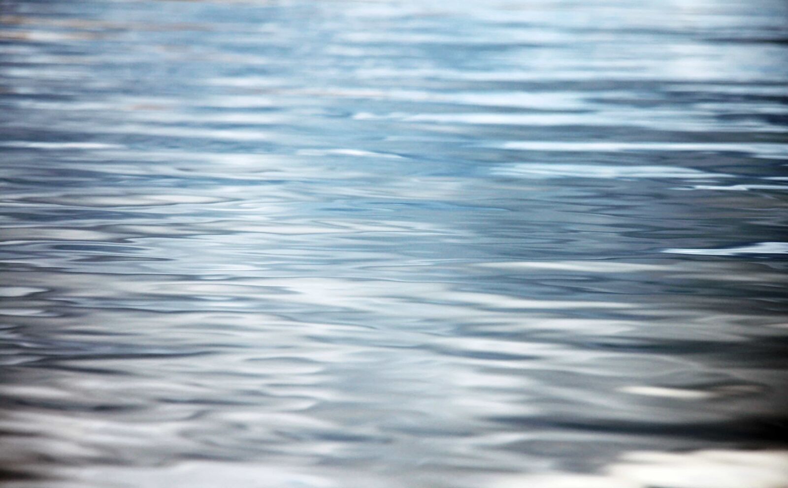 Canon EOS 550D (EOS Rebel T2i / EOS Kiss X4) sample photo. Wave, reflection, horizon, water photography