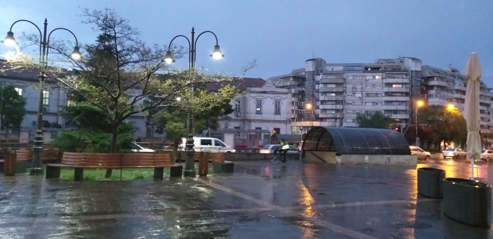 Samsung SM-A605FN sample photo. Rain, city, cityview photography