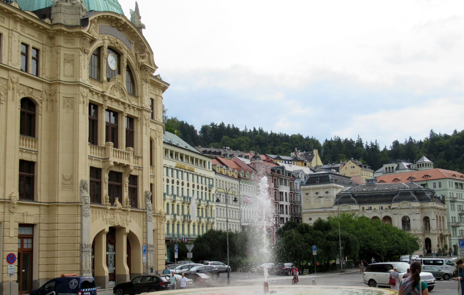 Canon PowerShot SX620 HS sample photo. Karlovy vary, buildings, fountain photography
