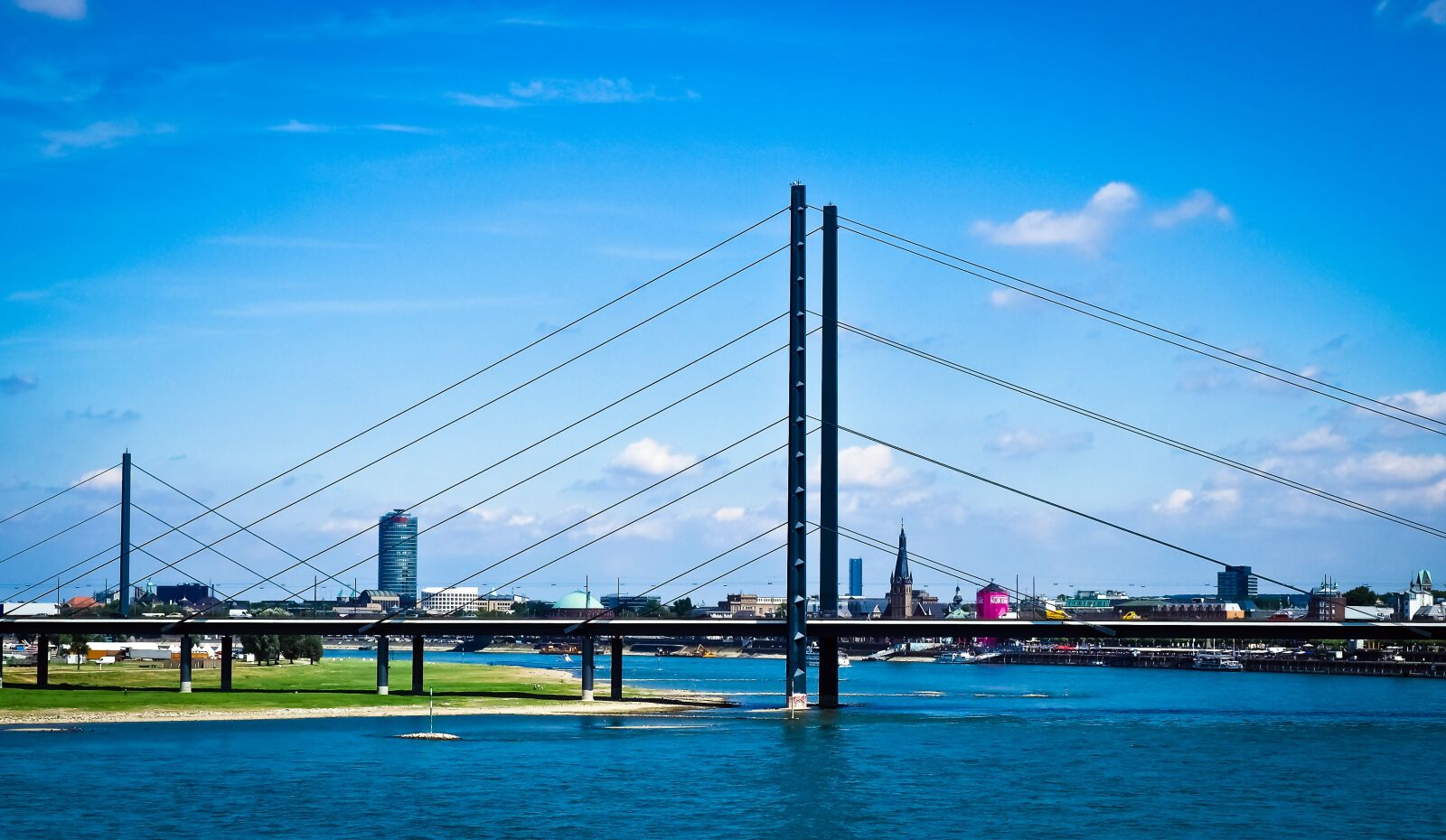 Olympus OM-D E-M10 sample photo. Architecture, bridge, düsseldorf photography