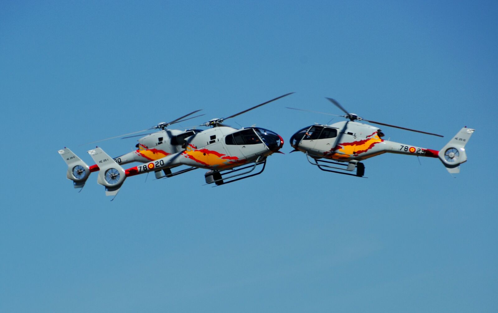Nikon D3100 sample photo. Helicopteros, aereo, festival photography