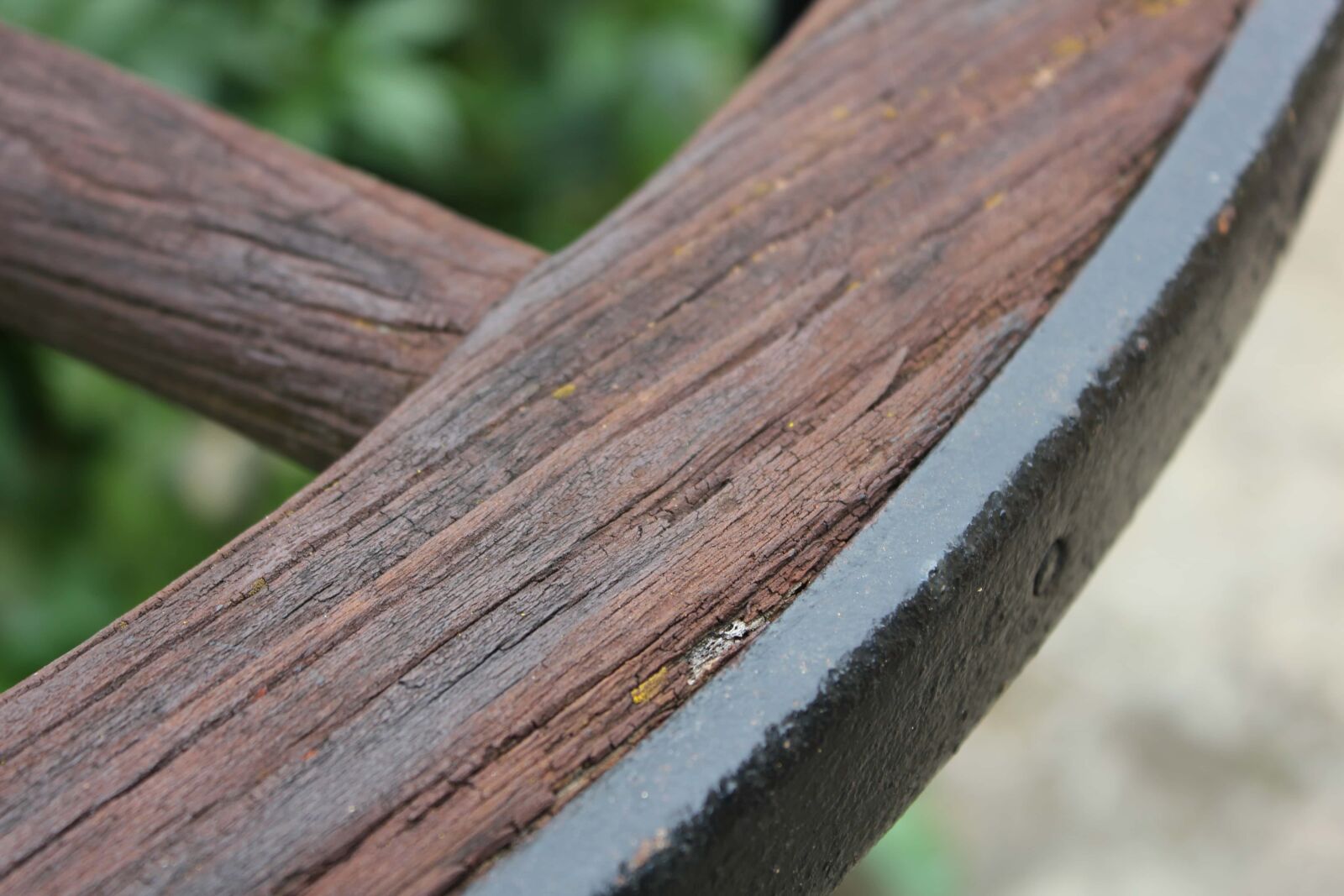 Canon EF-S 18-55mm F3.5-5.6 IS sample photo. Wheel, cast iron, handmade photography