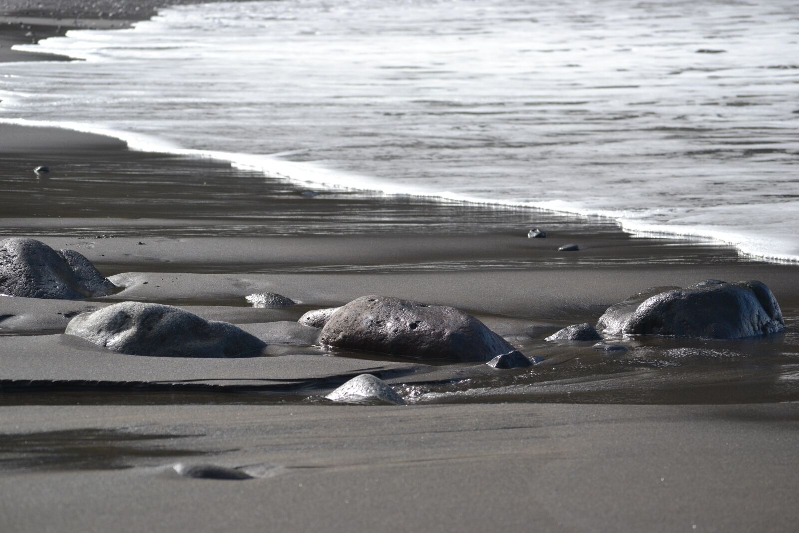 Nikon D3100 sample photo. Madeira, black, beach photography