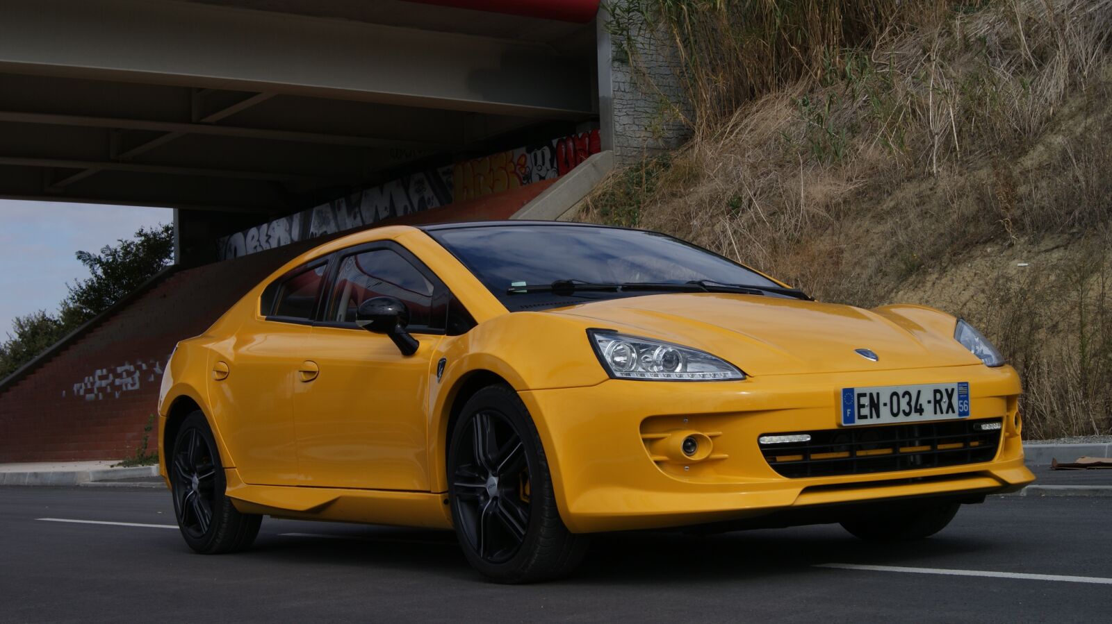 Sony Alpha DSLR-A300 sample photo. Yellow car, motor sport photography
