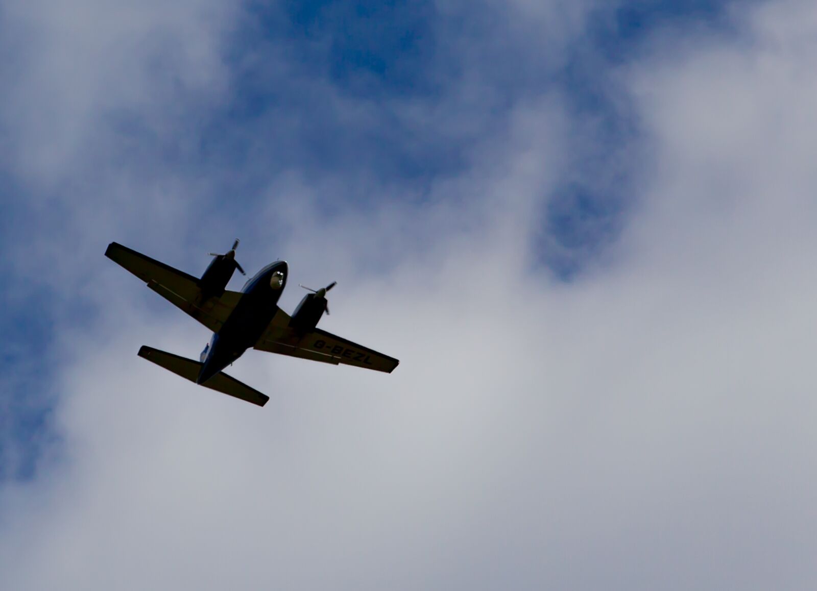 Canon EF 70-200mm F4L USM sample photo. Piper pa-31 navajo, plane photography