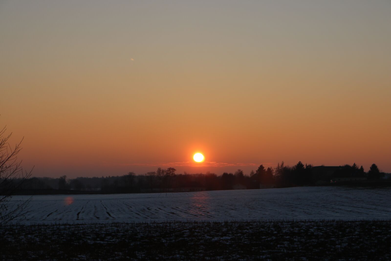 Canon EOS 750D (EOS Rebel T6i / EOS Kiss X8i) sample photo. Sunset, red, orange photography