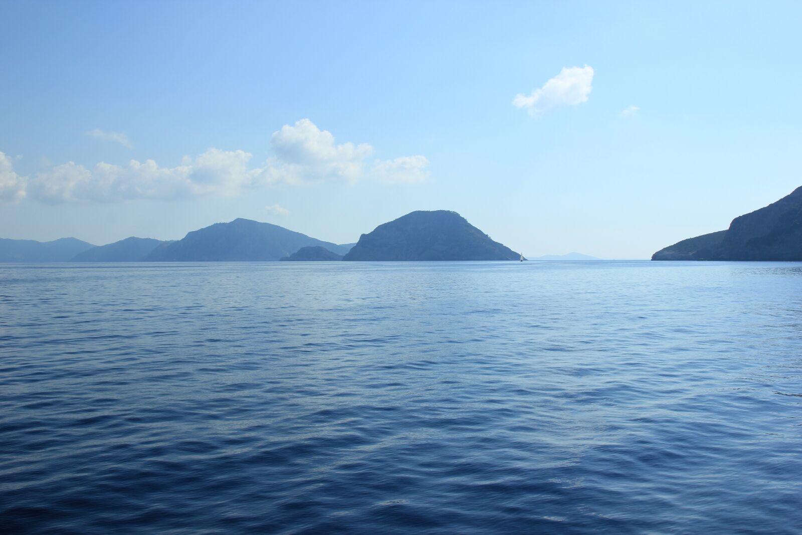 Canon EOS 550D (EOS Rebel T2i / EOS Kiss X4) sample photo. Sea, mountains, greece photography