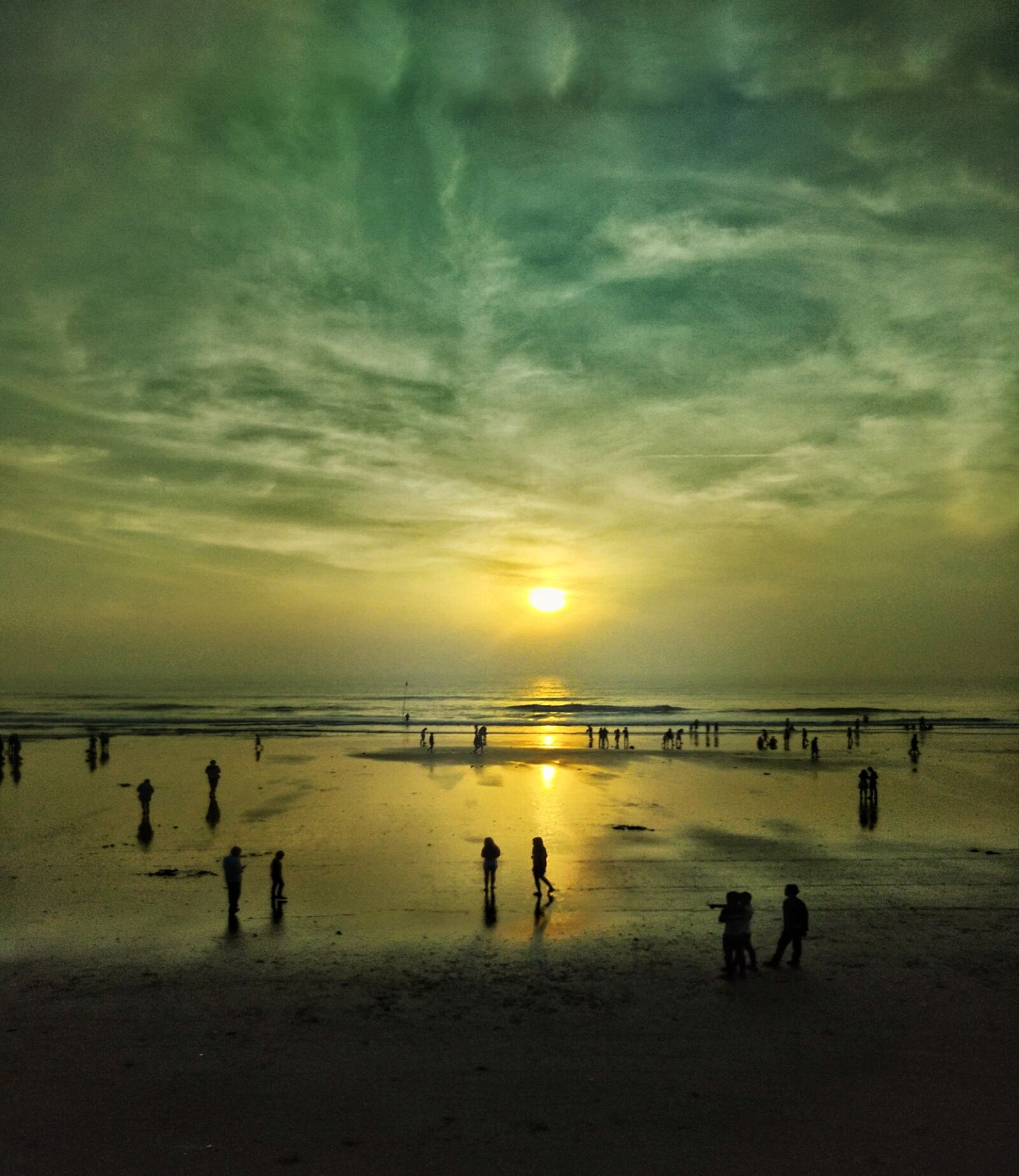 OPPO F1f sample photo. Beach, dawn, people, sea photography