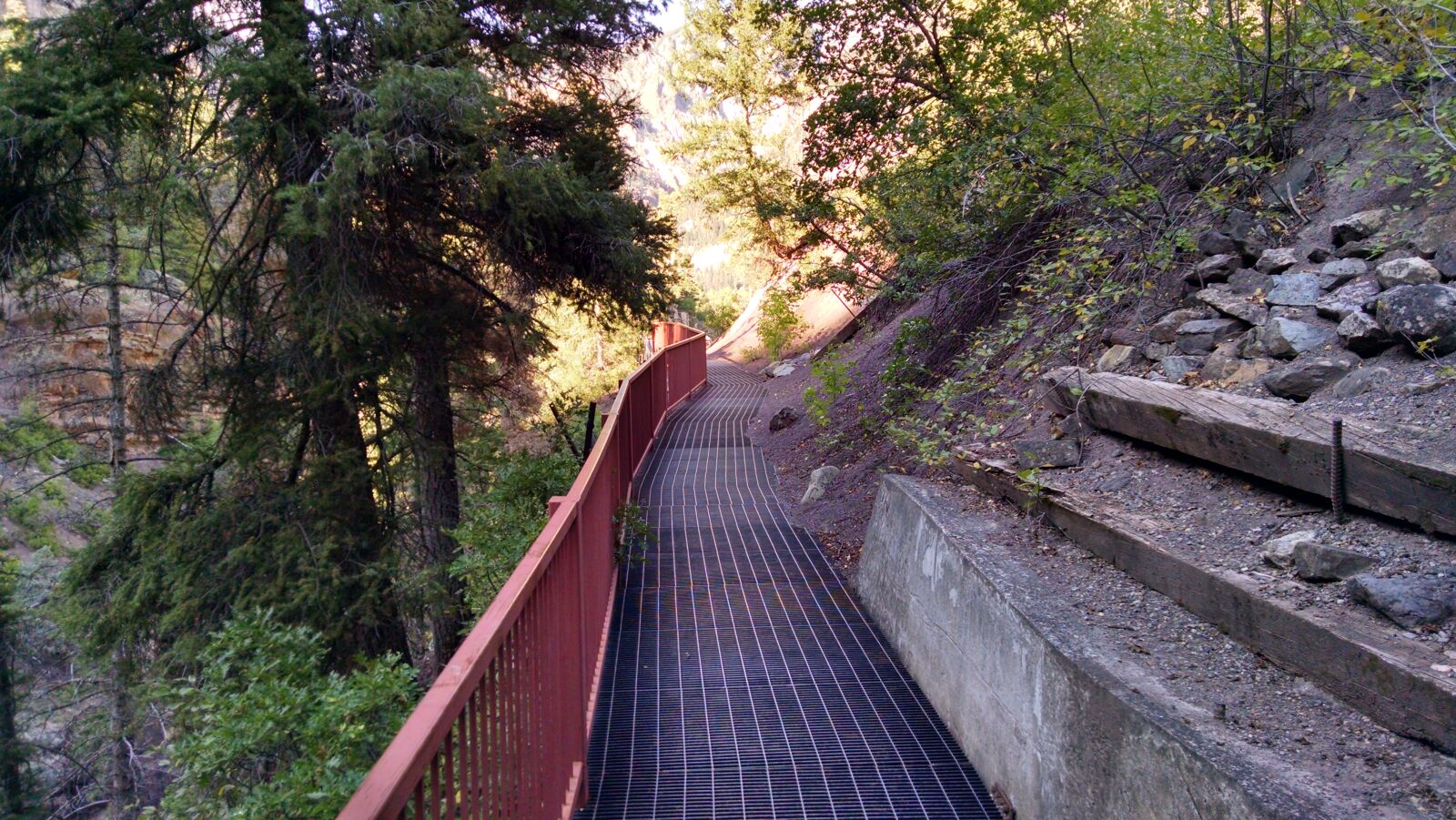 Motorola XT1080 sample photo. Trail photography