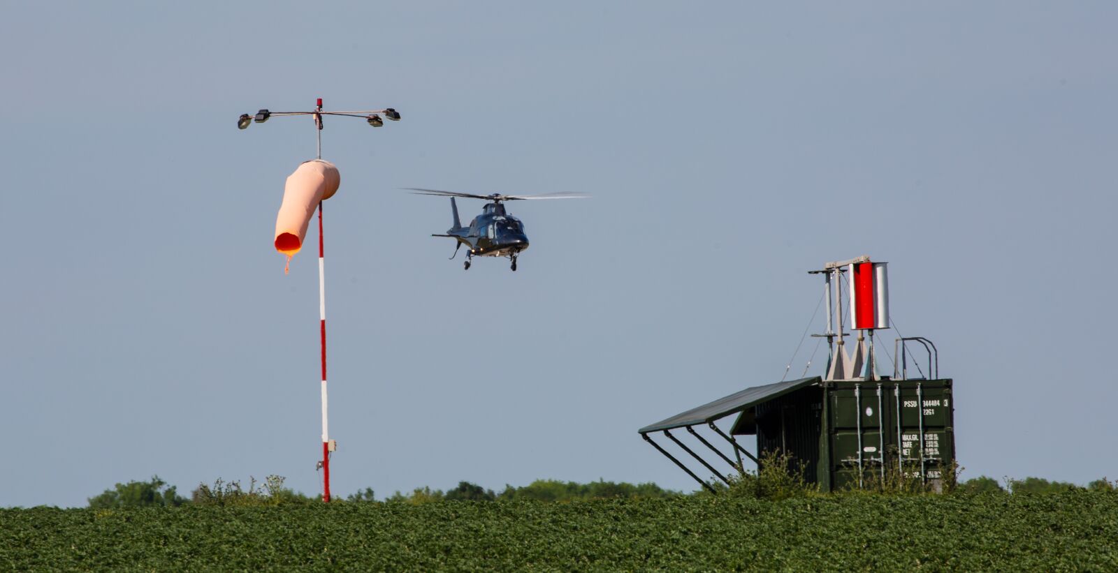 Canon EOS 5D Mark III sample photo. Helicopter landing, landing by photography
