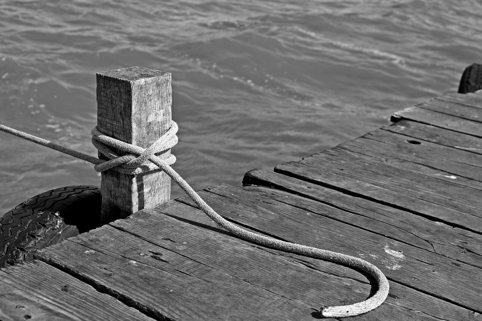 Canon EOS 1200D (EOS Rebel T5 / EOS Kiss X70 / EOS Hi) sample photo. Boat mooring, pier, web photography