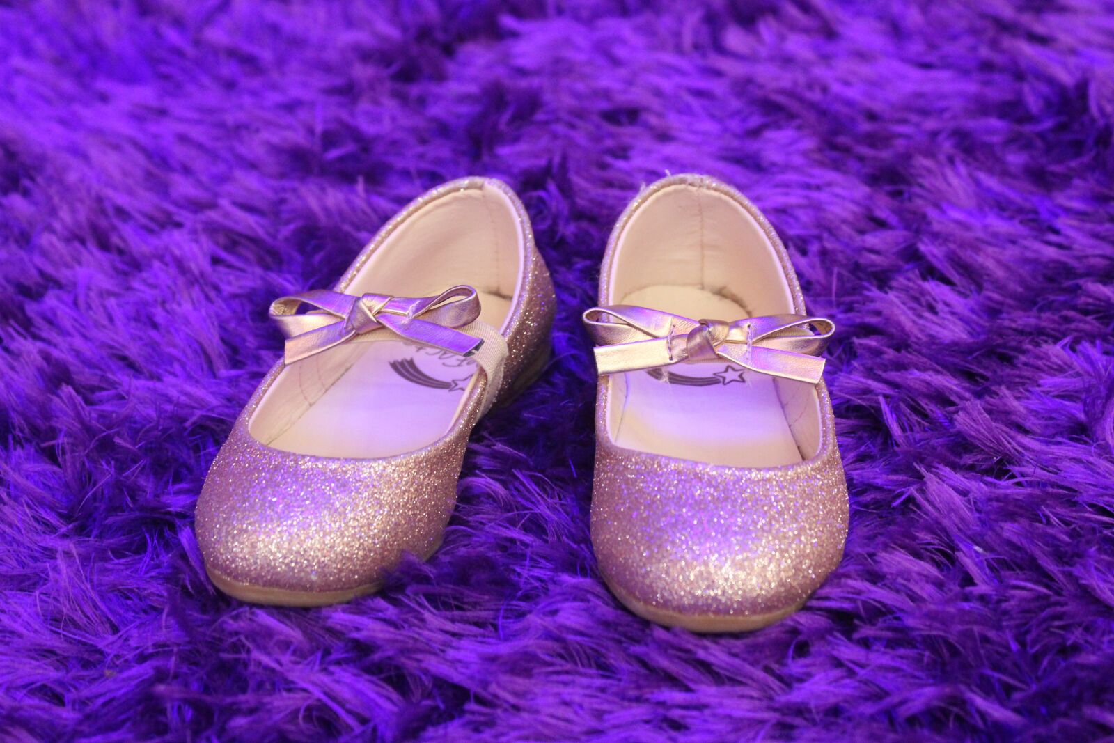 Canon EOS 700D (EOS Rebel T5i / EOS Kiss X7i) sample photo. Shoes, fashion, clothing photography