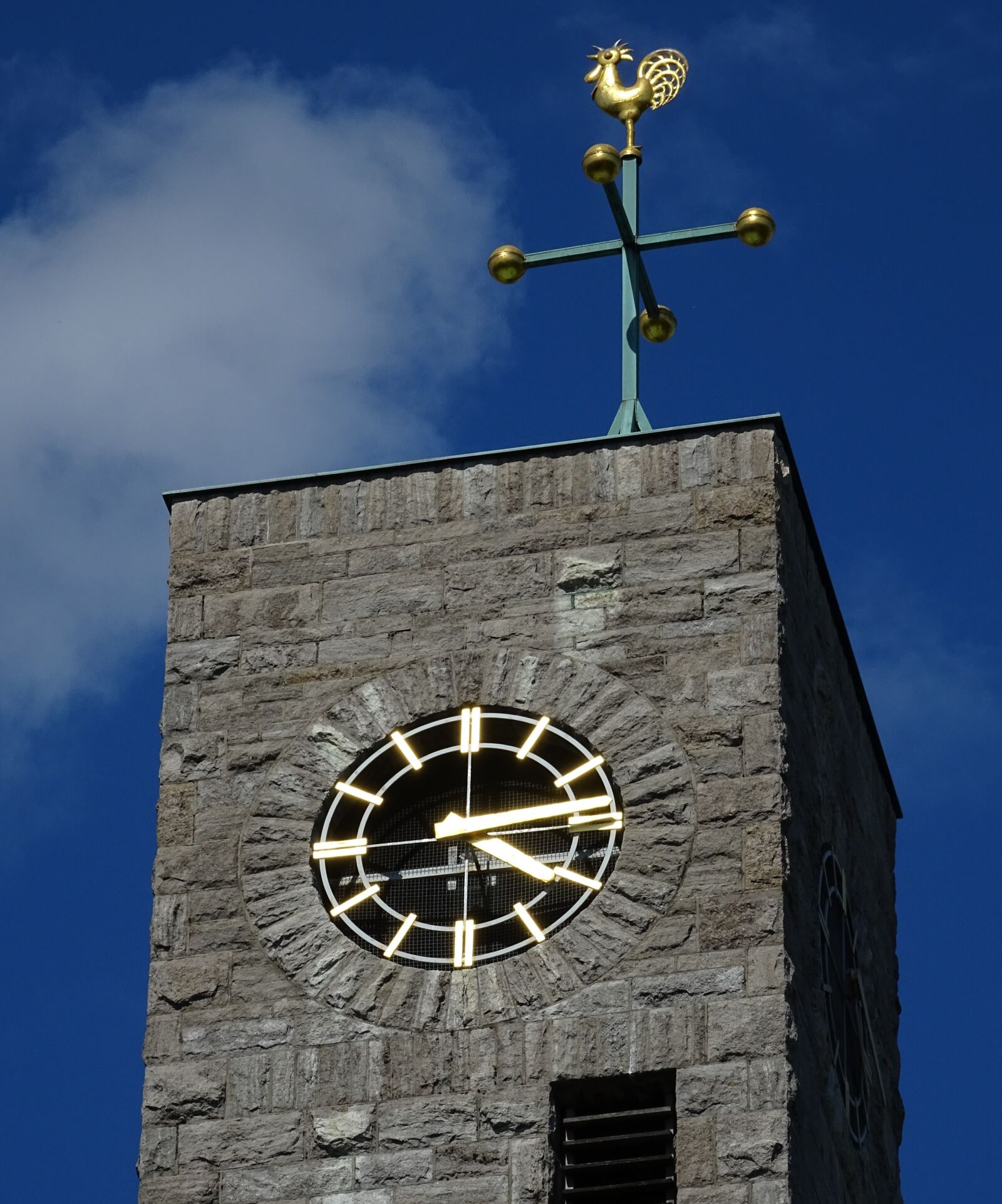 Sony DSC-HX60 sample photo. Steeple, clock, building photography