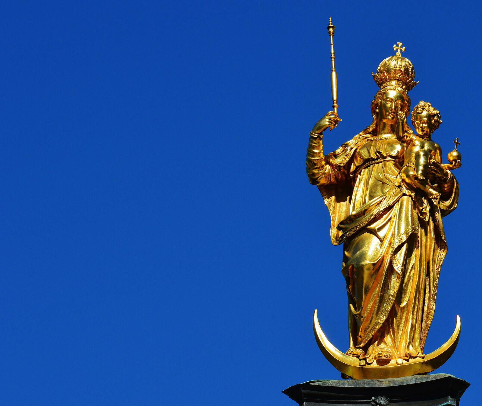 Nikon D3200 sample photo. Munich, marienplatz, virgin mary photography