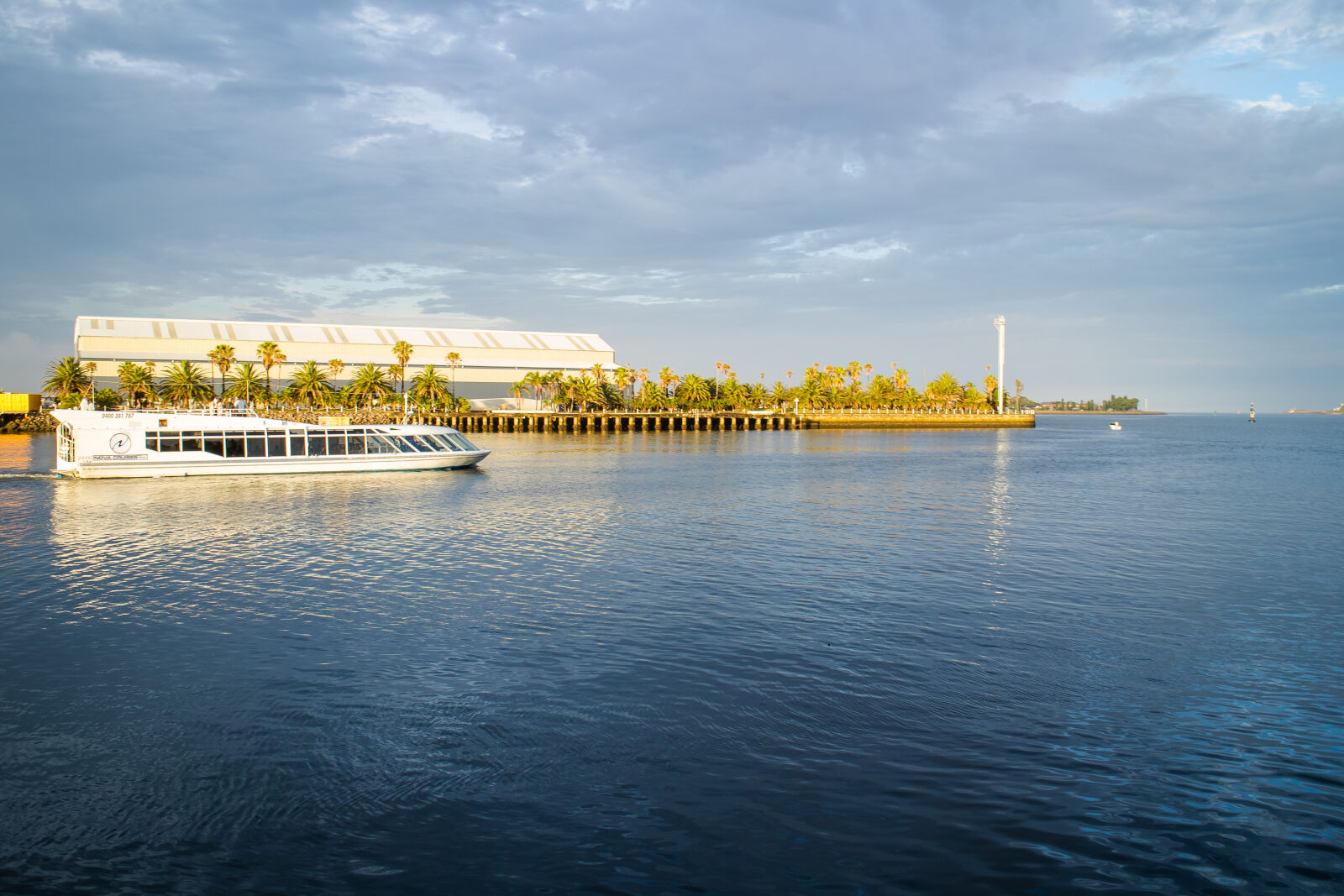 Canon EOS M2 + Canon EF-M 18-55mm F3.5-5.6 IS STM sample photo. View, of, lake, against photography