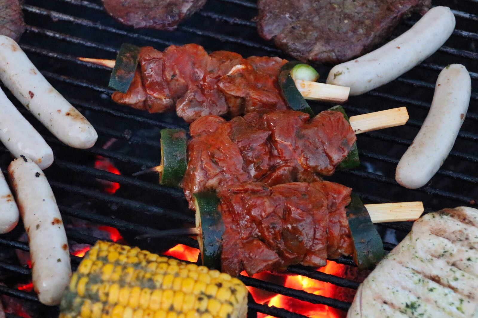 Canon EOS 80D sample photo. Barbecue, grilling, bratwurst photography