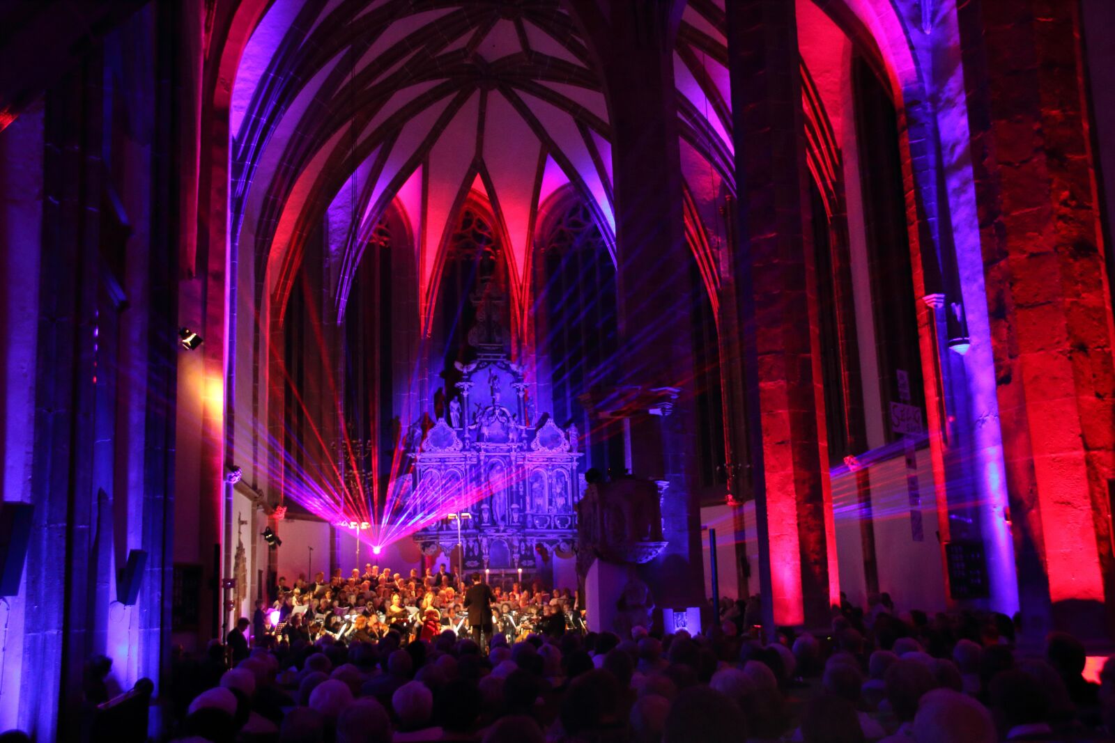 Canon EOS 60D sample photo. Church, concert, laser photography