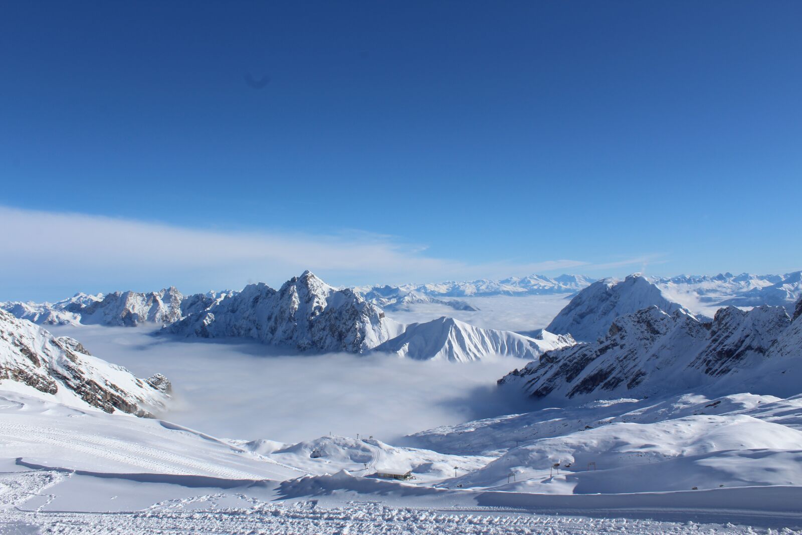 Canon EOS 1300D (EOS Rebel T6 / EOS Kiss X80) sample photo. Mountain landscape, snow, zugspitze photography