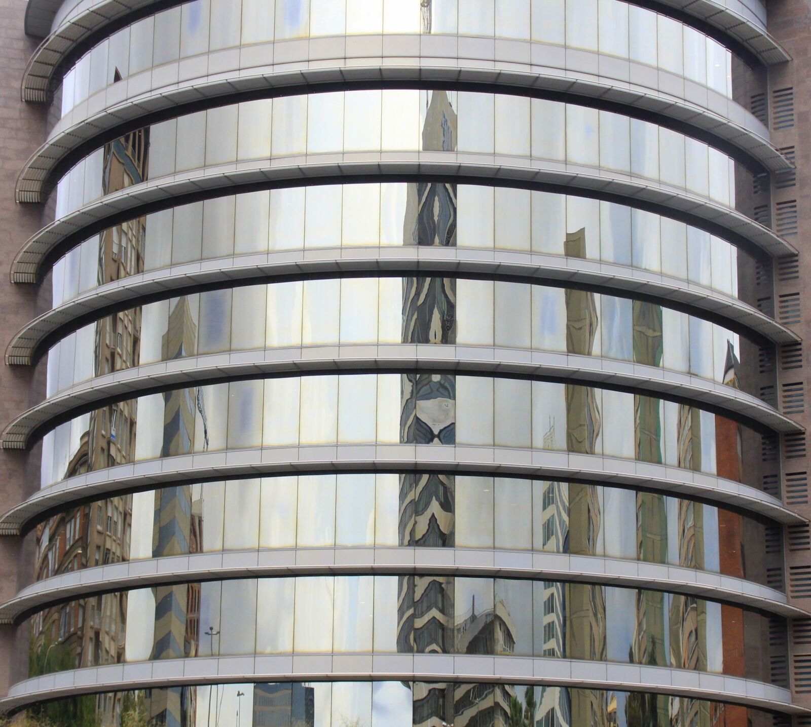 Canon EOS 700D (EOS Rebel T5i / EOS Kiss X7i) sample photo. Windows, architecture, urban photography